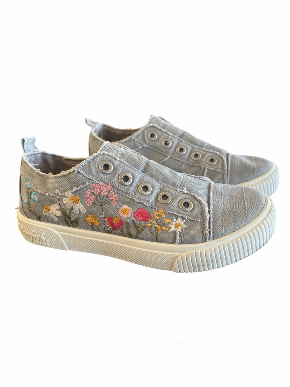 Blow Fish Malibu Play Gray Canvas With Floral Embroidery Size 7.5